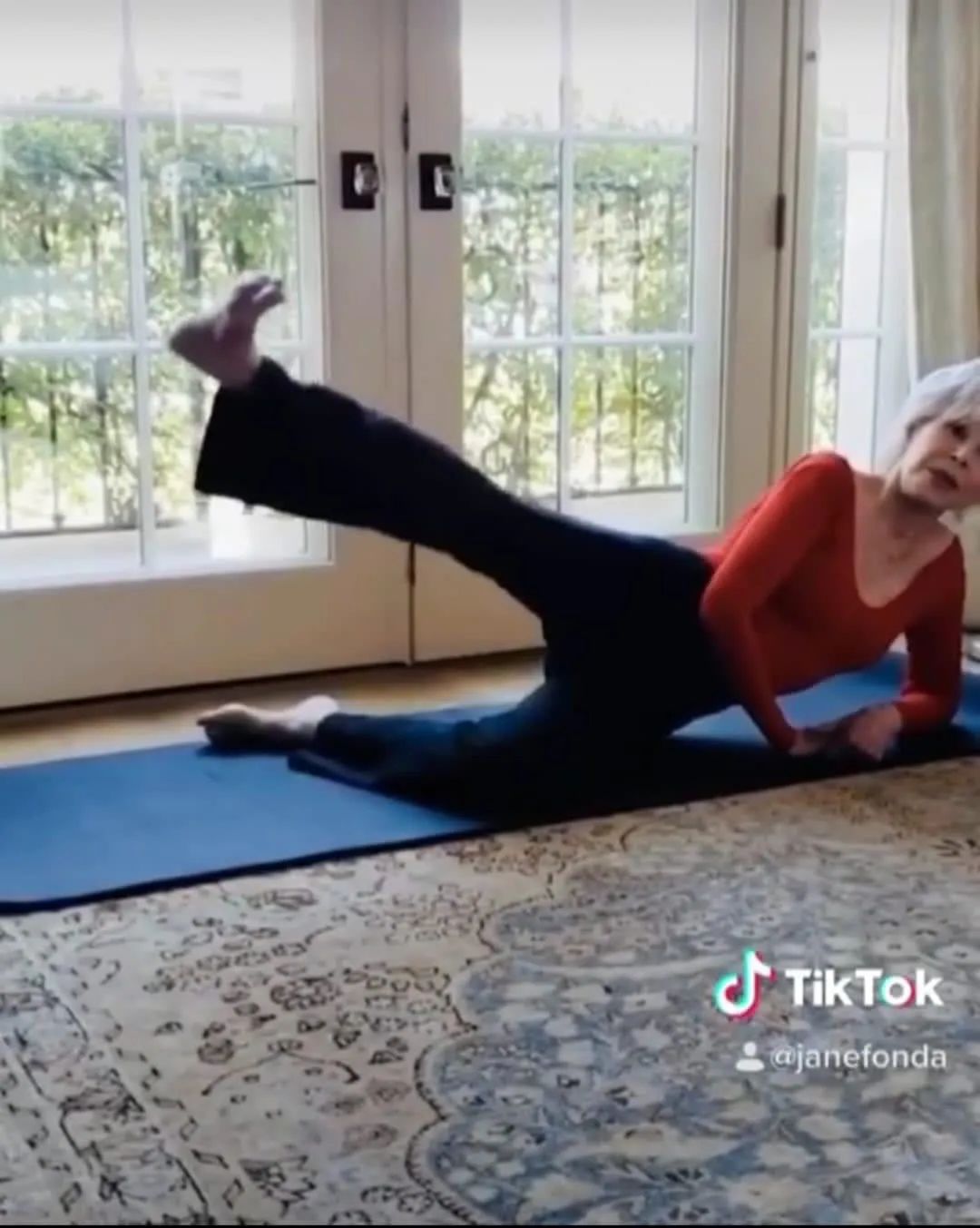 国外有氧运动视频教程_家里有氧运动视频_美国家庭有氧运动视频